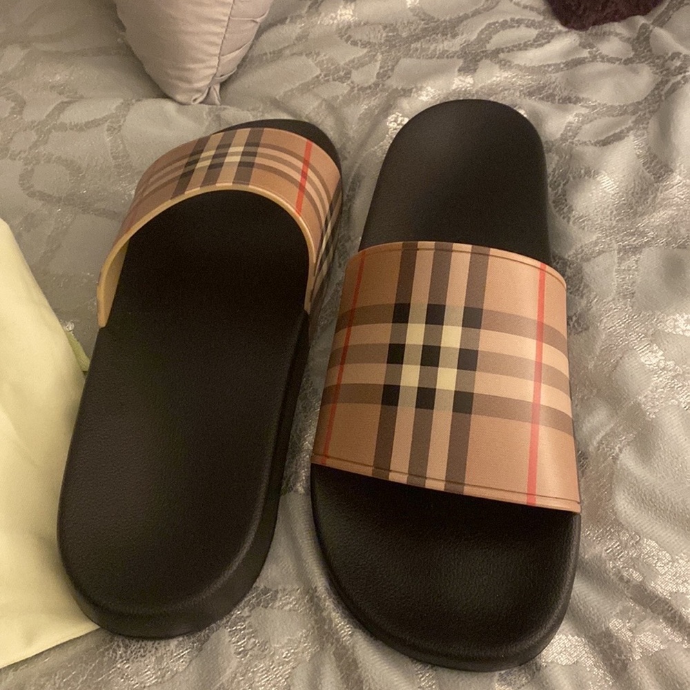 Size13 mens slides. They have never been worn